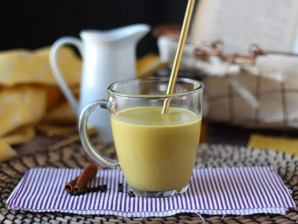 Golden milk eller gylden mælk: En drik for sundhed og velvære!