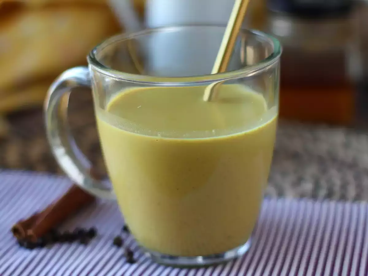 Golden milk eller gylden mælk: En drik for sundhed og velvære! - foto 2