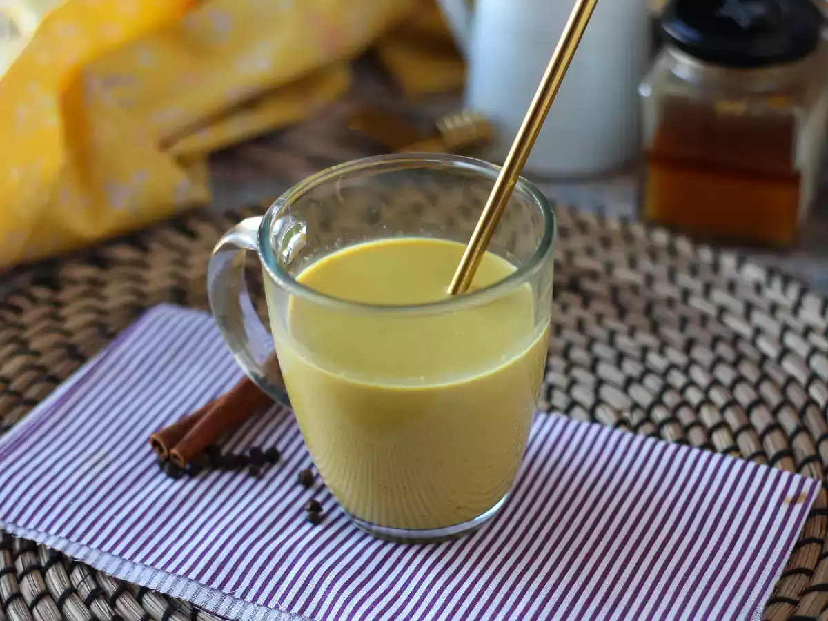 Golden milk eller gylden mælk: En drik for sundhed og velvære! - foto 4