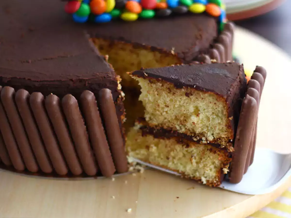 Gravity cake – kage med svævende M&M's - foto 4