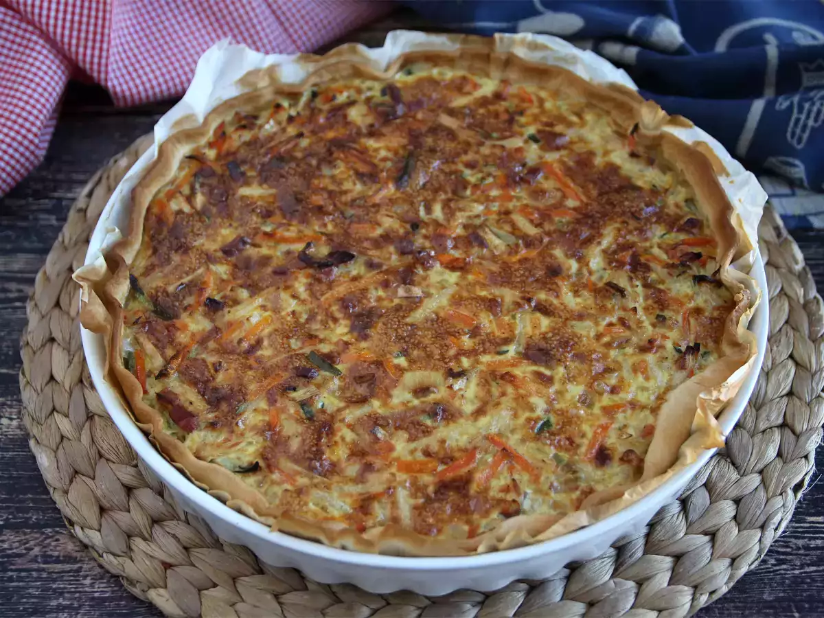 Grøntsagsquiche med bacontern, som alle kan lide!