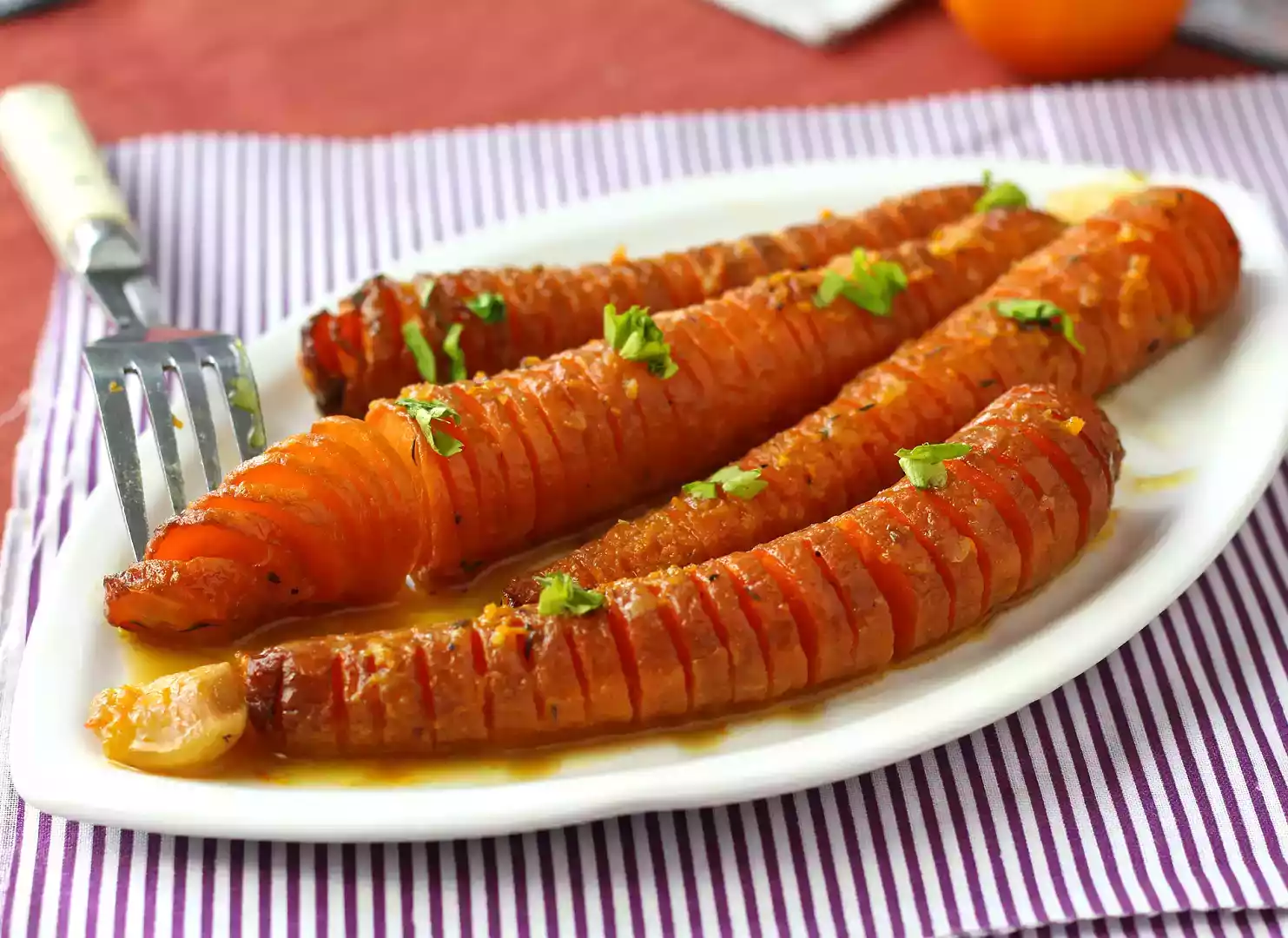 Gulerod i honning- og klementinsauce