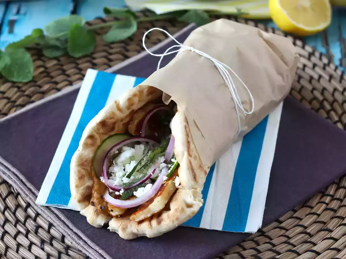 Gyros med halloumi, en vegetarisk version af den græske sandwich!