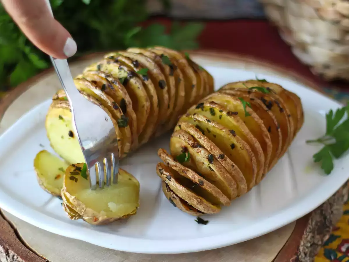 Hasselback-kartofler i luftfryseren: sprøde, smeltende i munden og ultra-nemme! - foto 5
