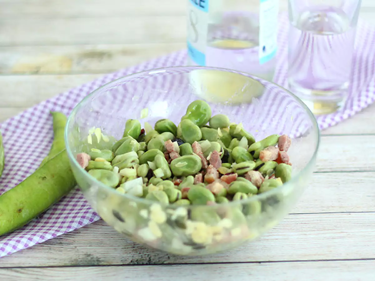 Hestebønnesalat med bacontern