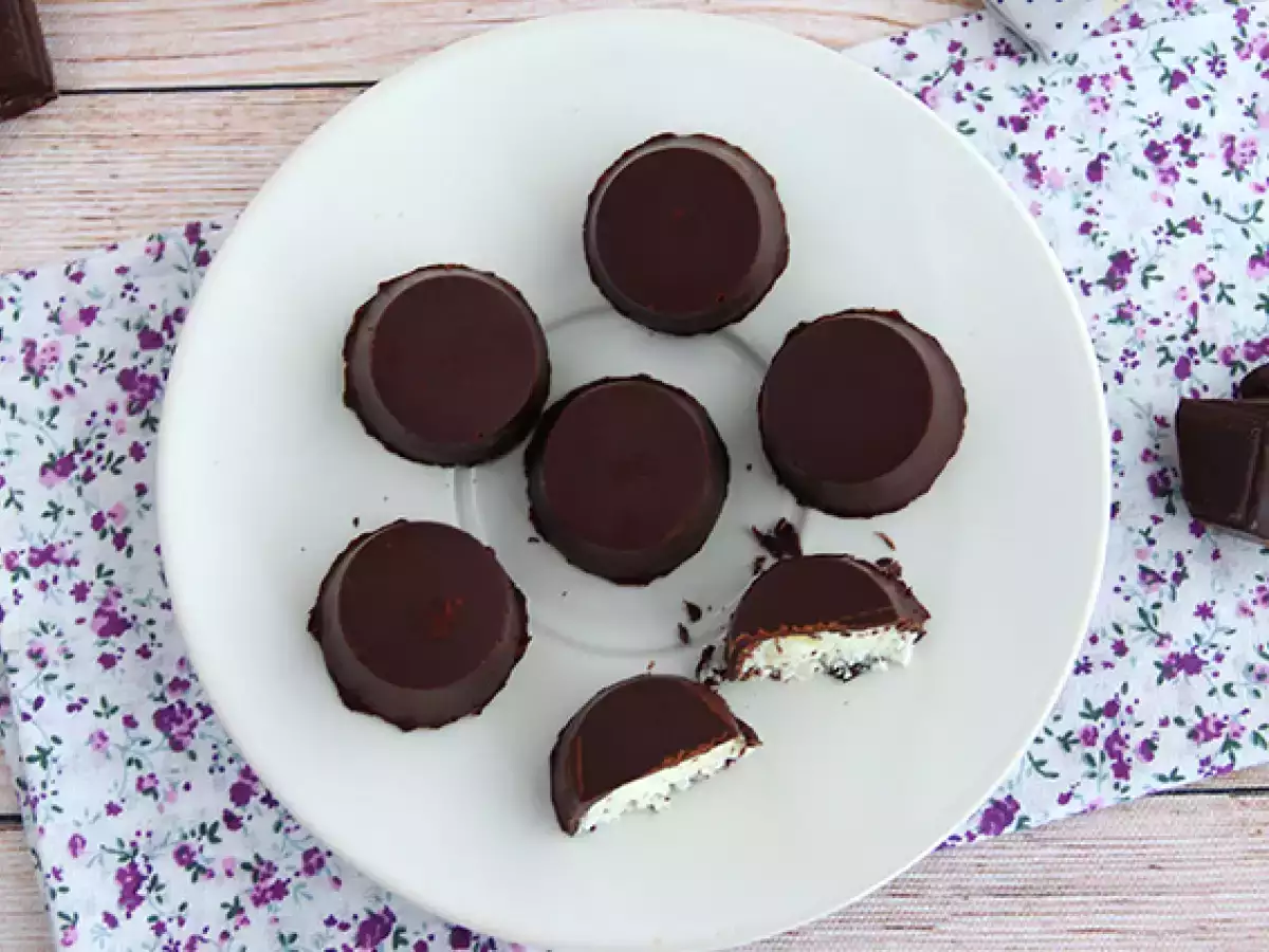 Hjemmelavede Bounty-chokolader med kokosfyld - foto 3
