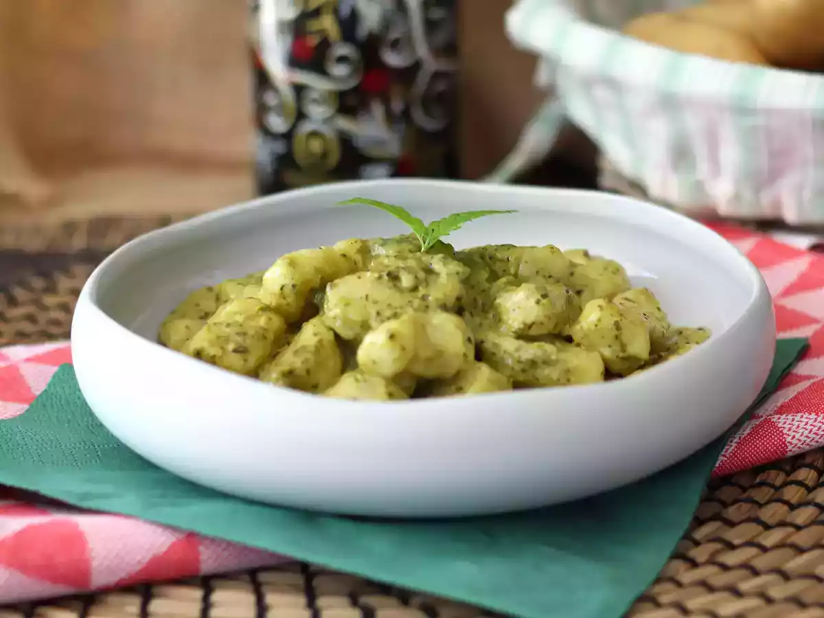 Hjemmelavede kartoffelgnocchi med pesto - foto 4
