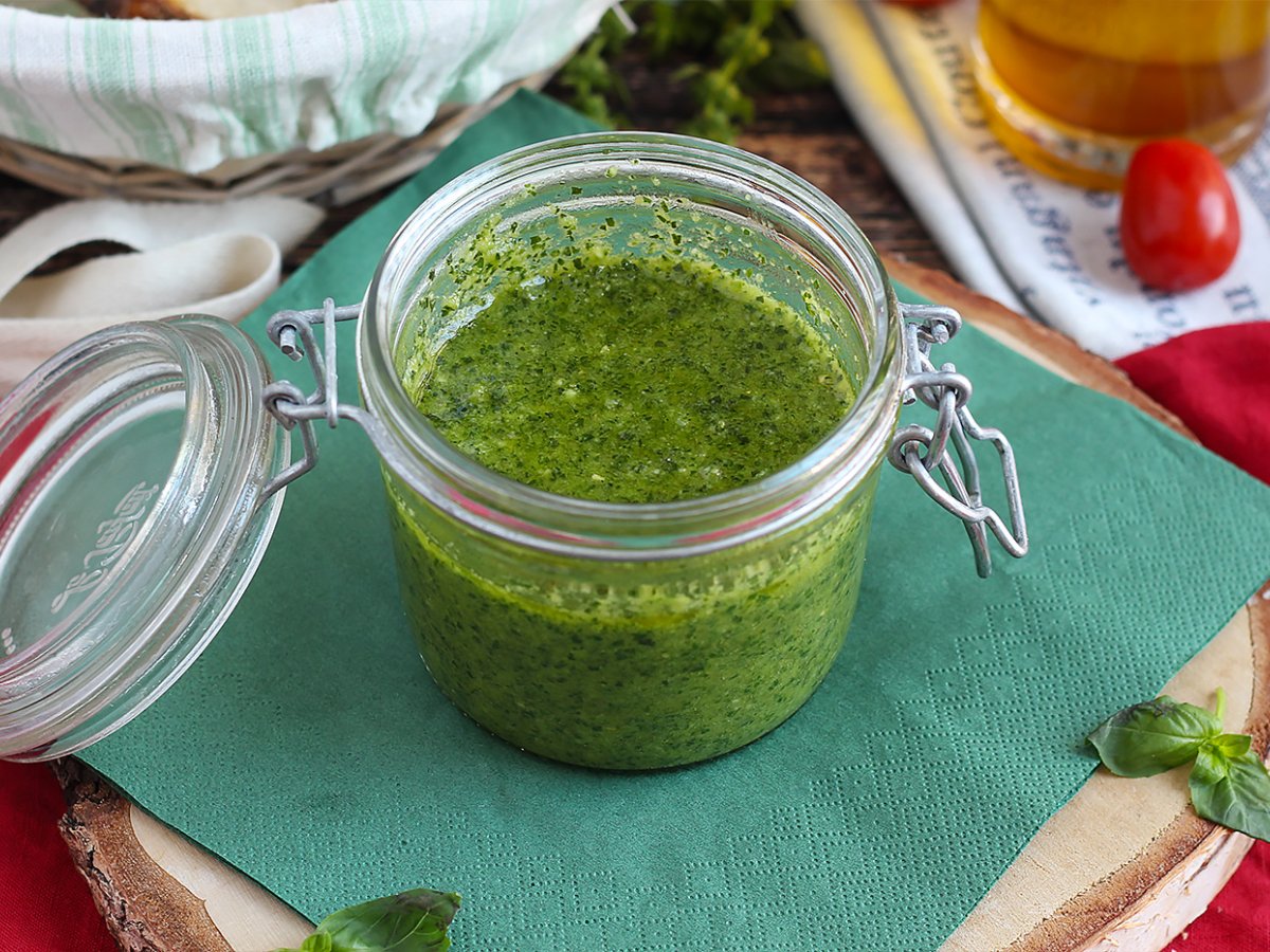 Hjemmelavet grøn pesto - pesto alla genovese - foto 5