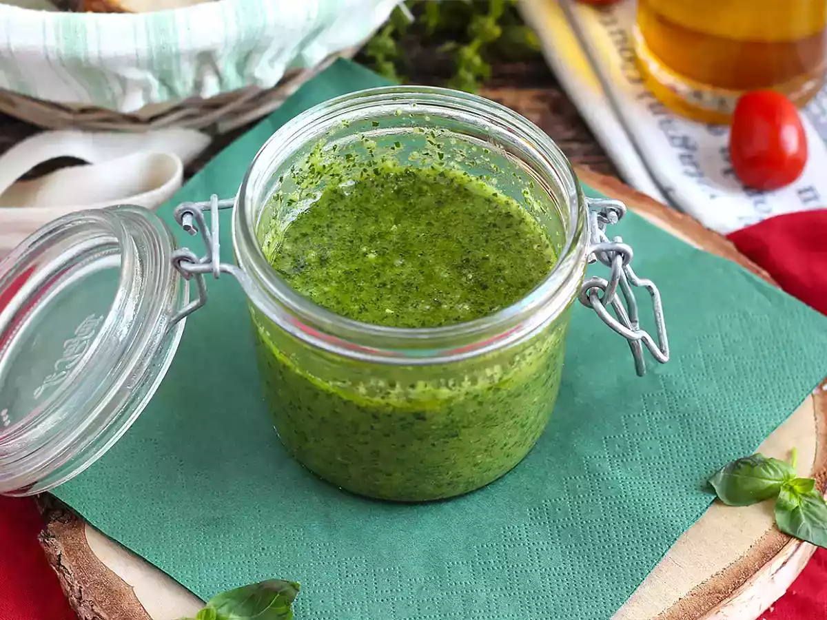 Hjemmelavet grøn pesto - pesto alla genovese - foto 5
