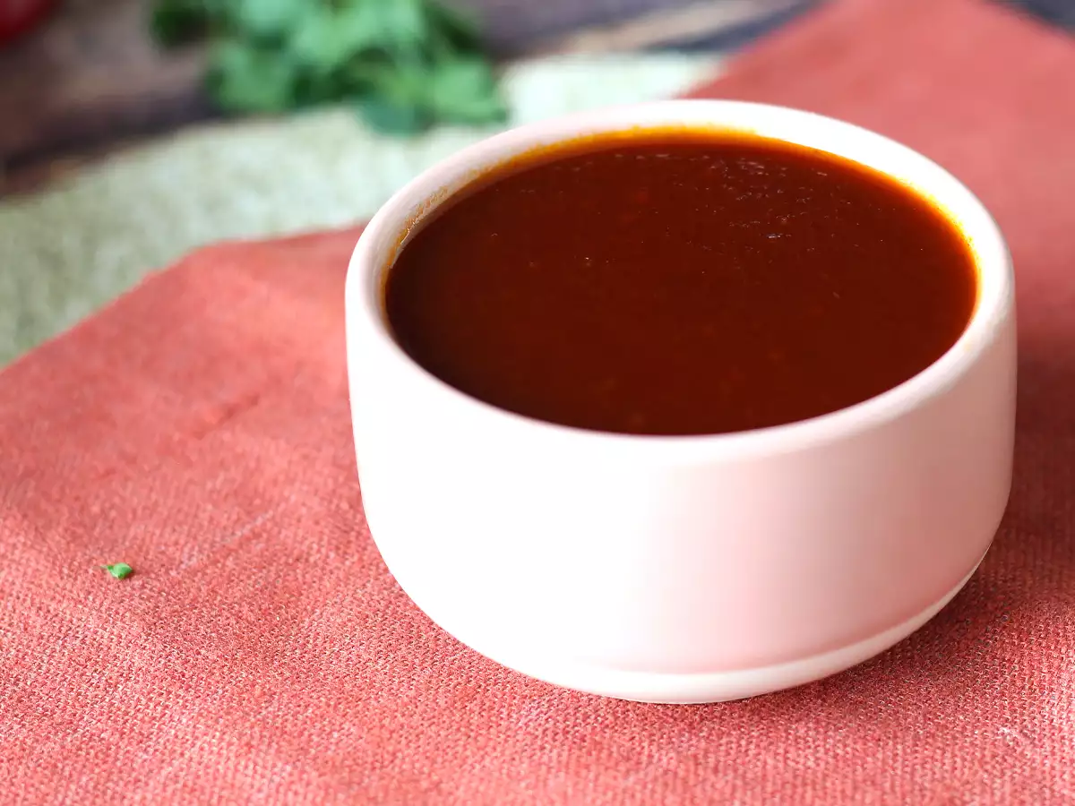 Hjemmelavet sursød barbecue-sauce: nem opskrift, klar på ingen tid - foto 3