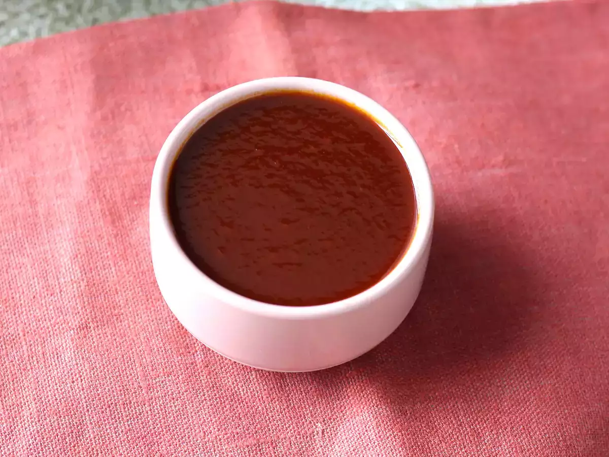 Hjemmelavet sursød barbecue-sauce: nem opskrift, klar på ingen tid - foto 5