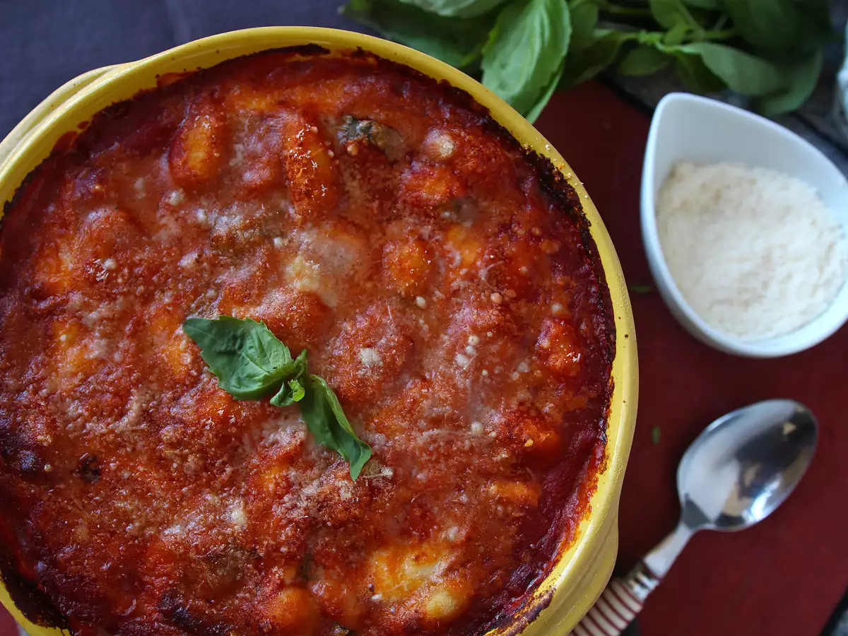 Hurtig og varmende gnocchi-gratin med tomat og mozzarella – gnocchi alla sorrentina i ovn - foto 5