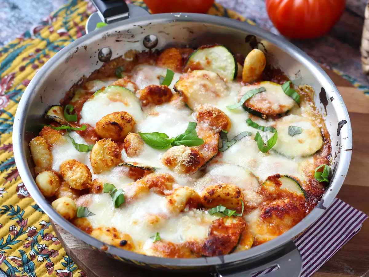 Hurtig opskrift på gratin med gnocchi, courgette og mozzarella - foto 2
