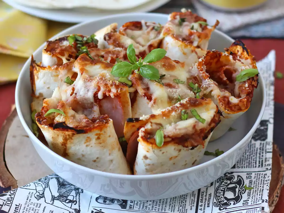 Hvad kan man lave med tortillas? En gourmetret til deling med pizzasmag!