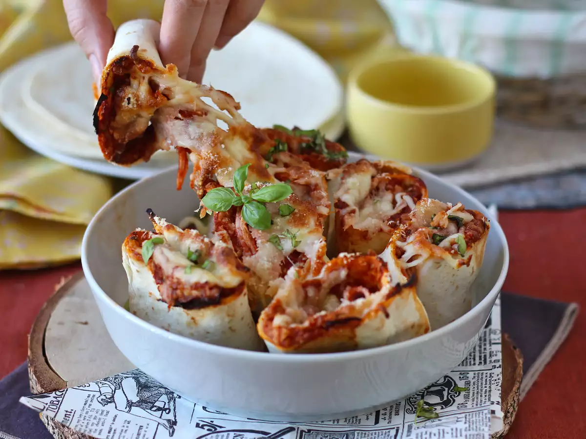 Hvad kan man lave med tortillas? Lækre pizzaruller til deling! - foto 3