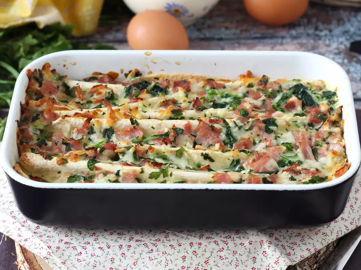 Hvad kan man lave med tortillas? Skinke-, spinat- og mozzarellagratin i crinkle cake-stil - foto 7