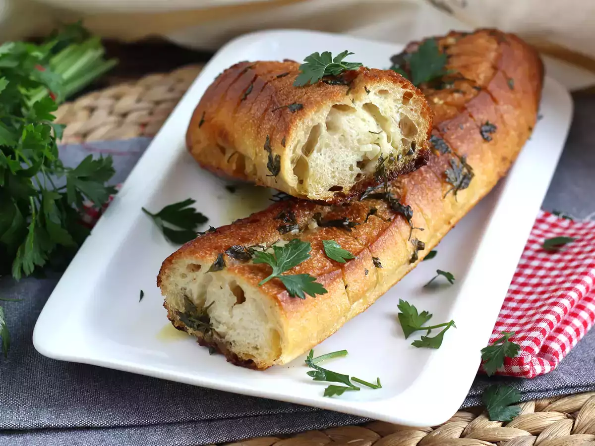 Hvidløgsbrød med persille - foto 2