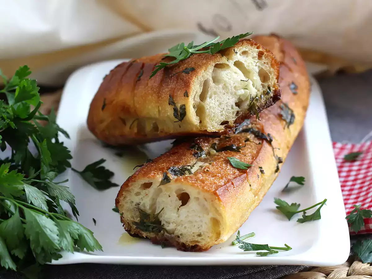 Hvidløgsbrød med persille - foto 5