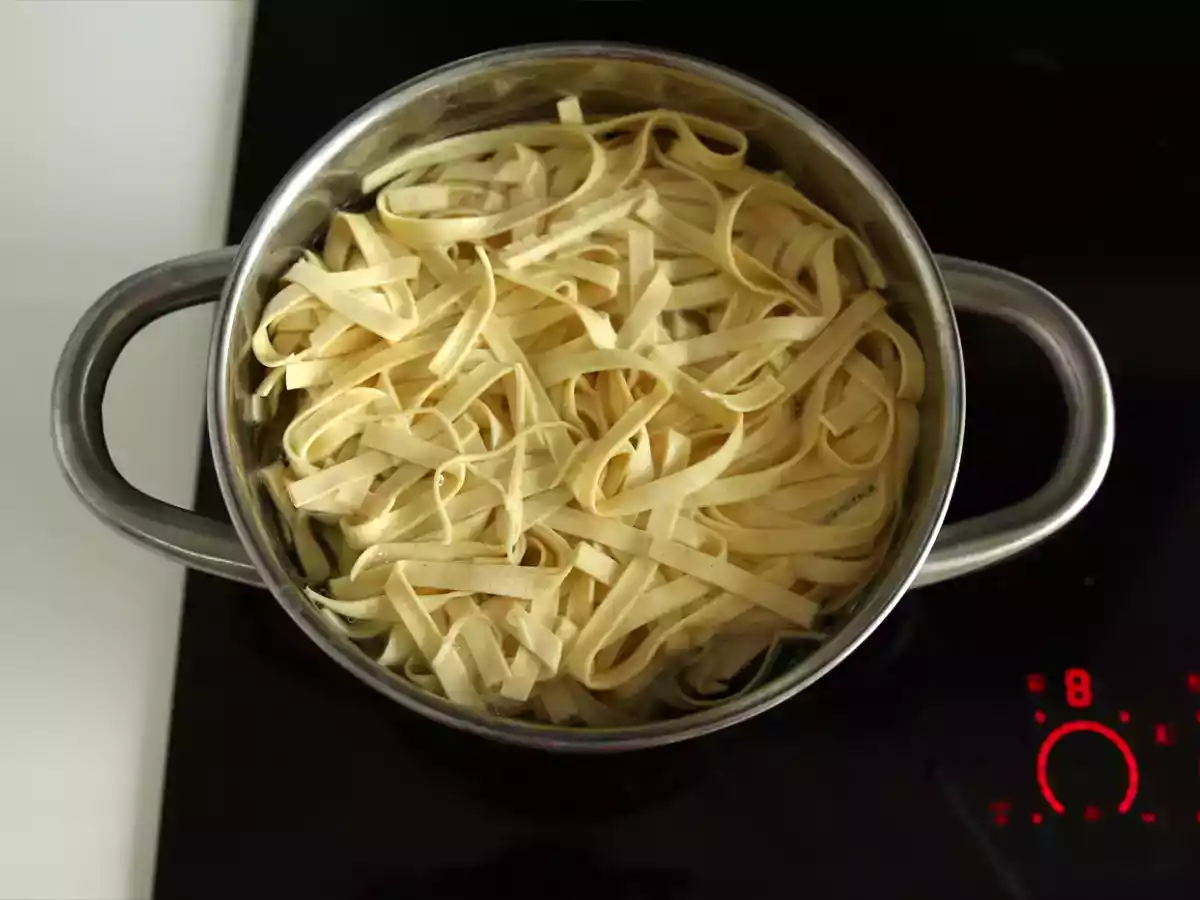 Hvordan koger jeg frisk pasta?