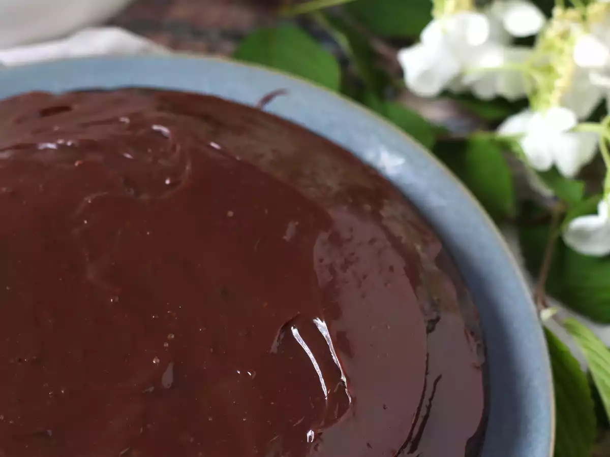 Hvordan laver man brigadeiro-glasur til kager?