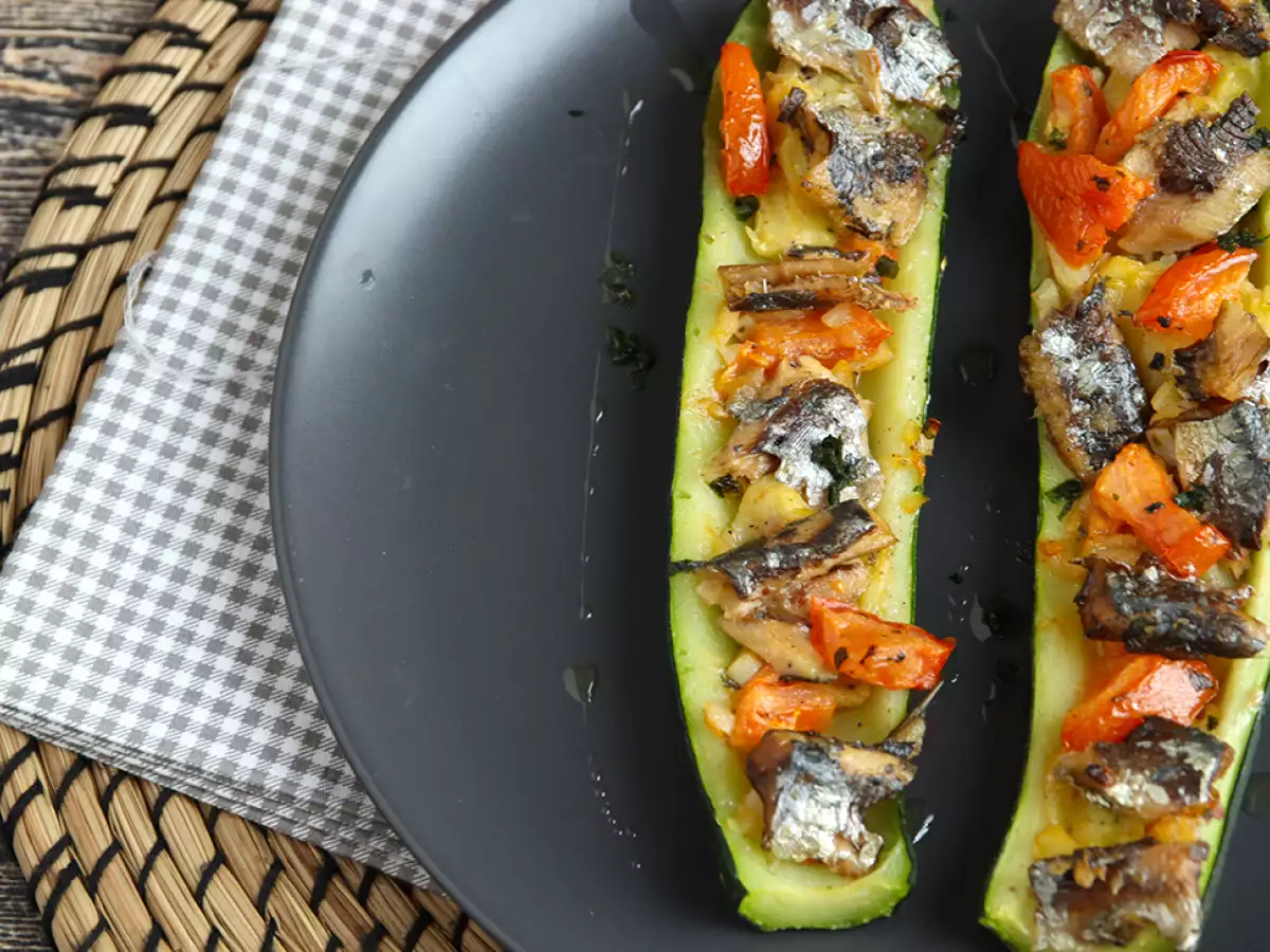 Hvordan laver man fyldte courgetter med sardiner? - foto 2