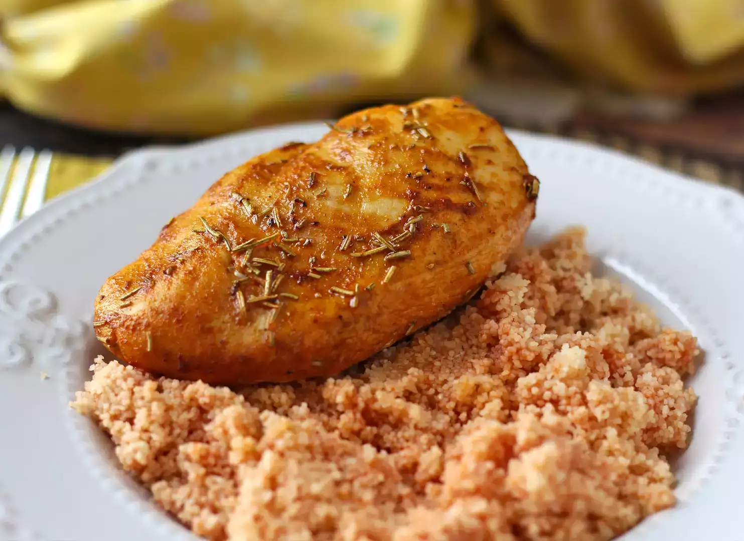 Hvordan tilbereder jeg kyllingebryst i air fryer?