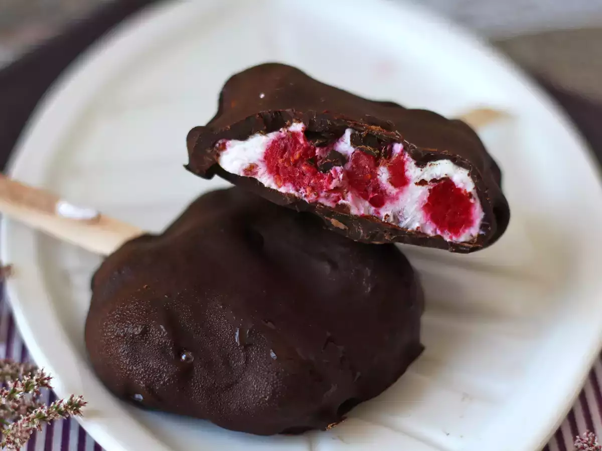 Is med skyr, hindbær og chokolade. Den sunde snack til solrige dage! - foto 6