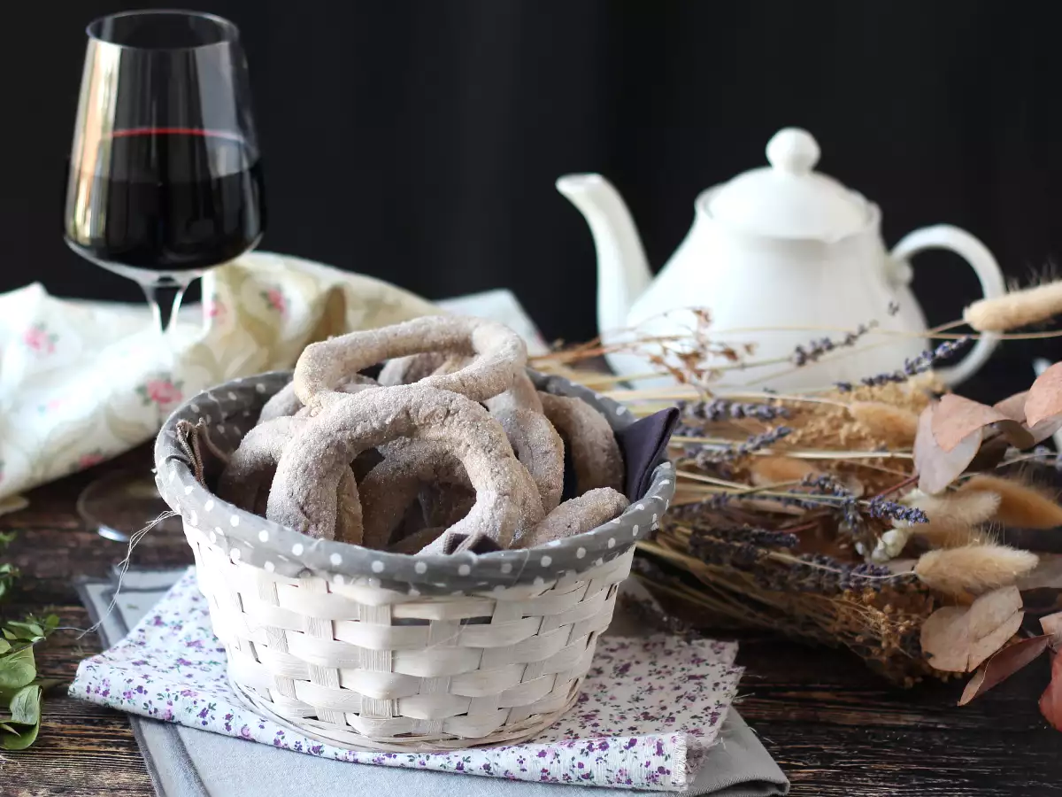 Italienske vinkranse med rødvin – bedstemors opskrift, alle bør kende! - foto 5