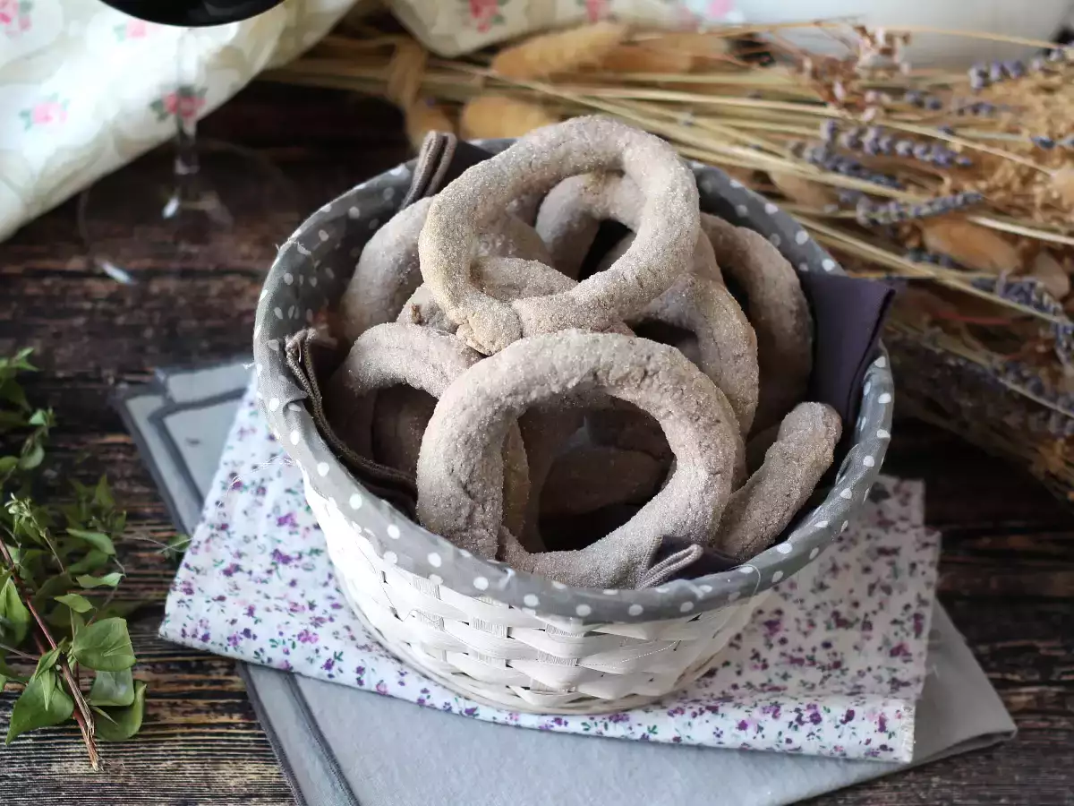 Italienske vinkranse med rødvin – bedstemors opskrift, alle bør kende! - foto 6