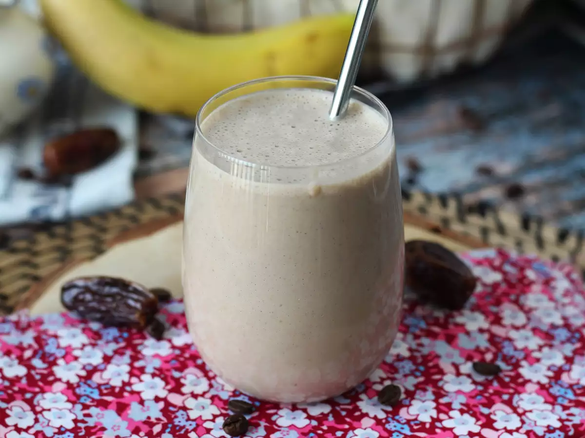 Kaffe- og dadelsmoothie, der vækker dig! - foto 6