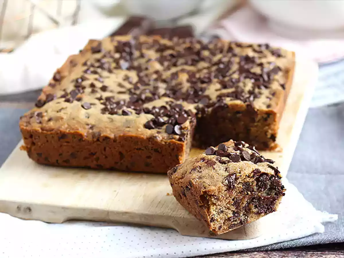 Kage med chokoladestykker