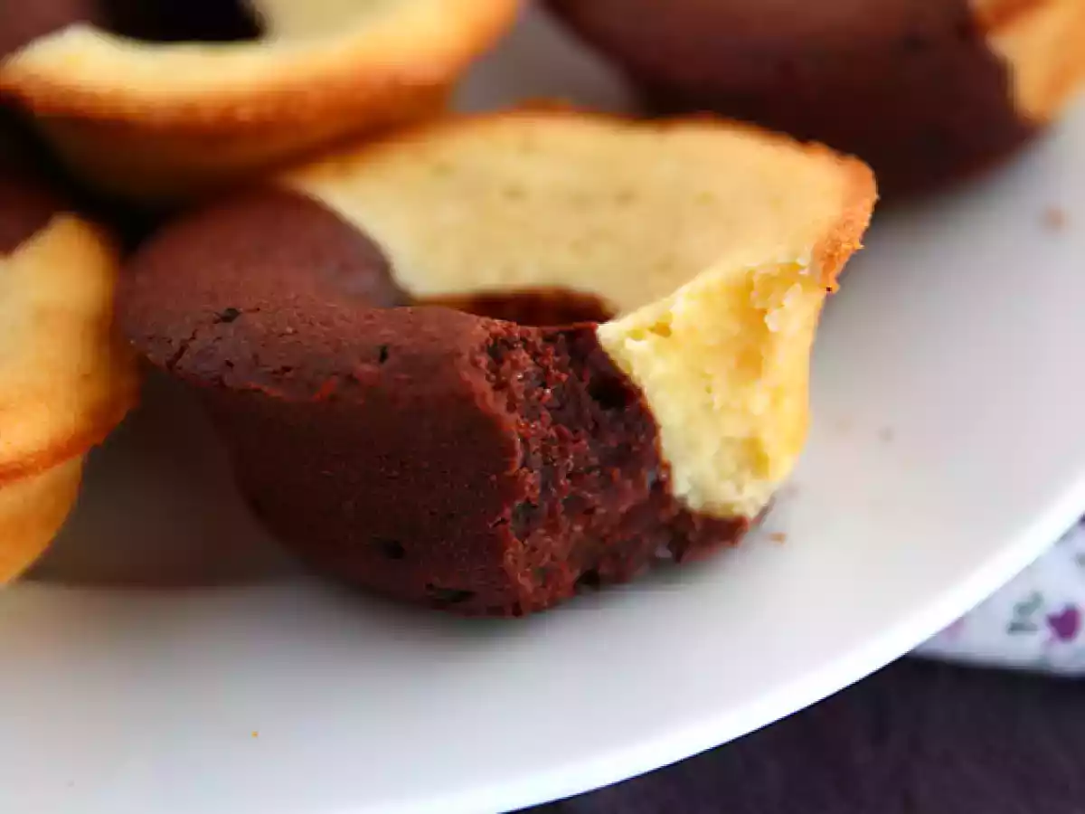 Kage med dobbelt smag af chokolade/vanilje og chokolade i midten - foto 4