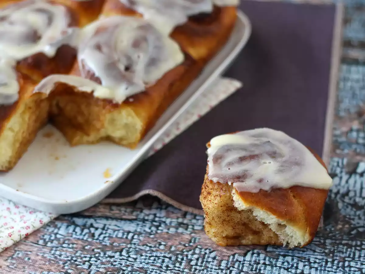 Kanelsnegle, kanelbrioche med vaniljeglasur - foto 4