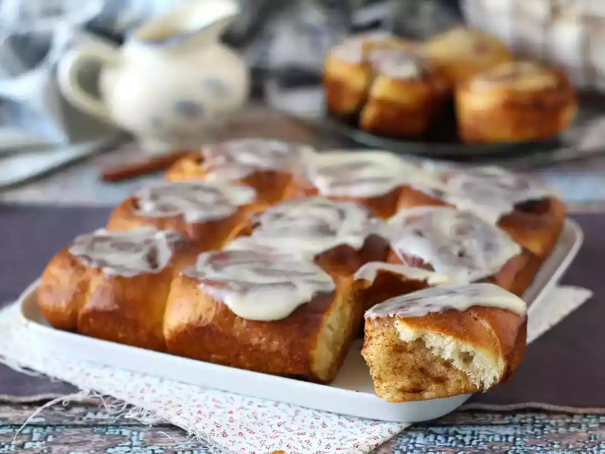 Kanelsnegle, kanelbrioche med vaniljeglasur - foto 6