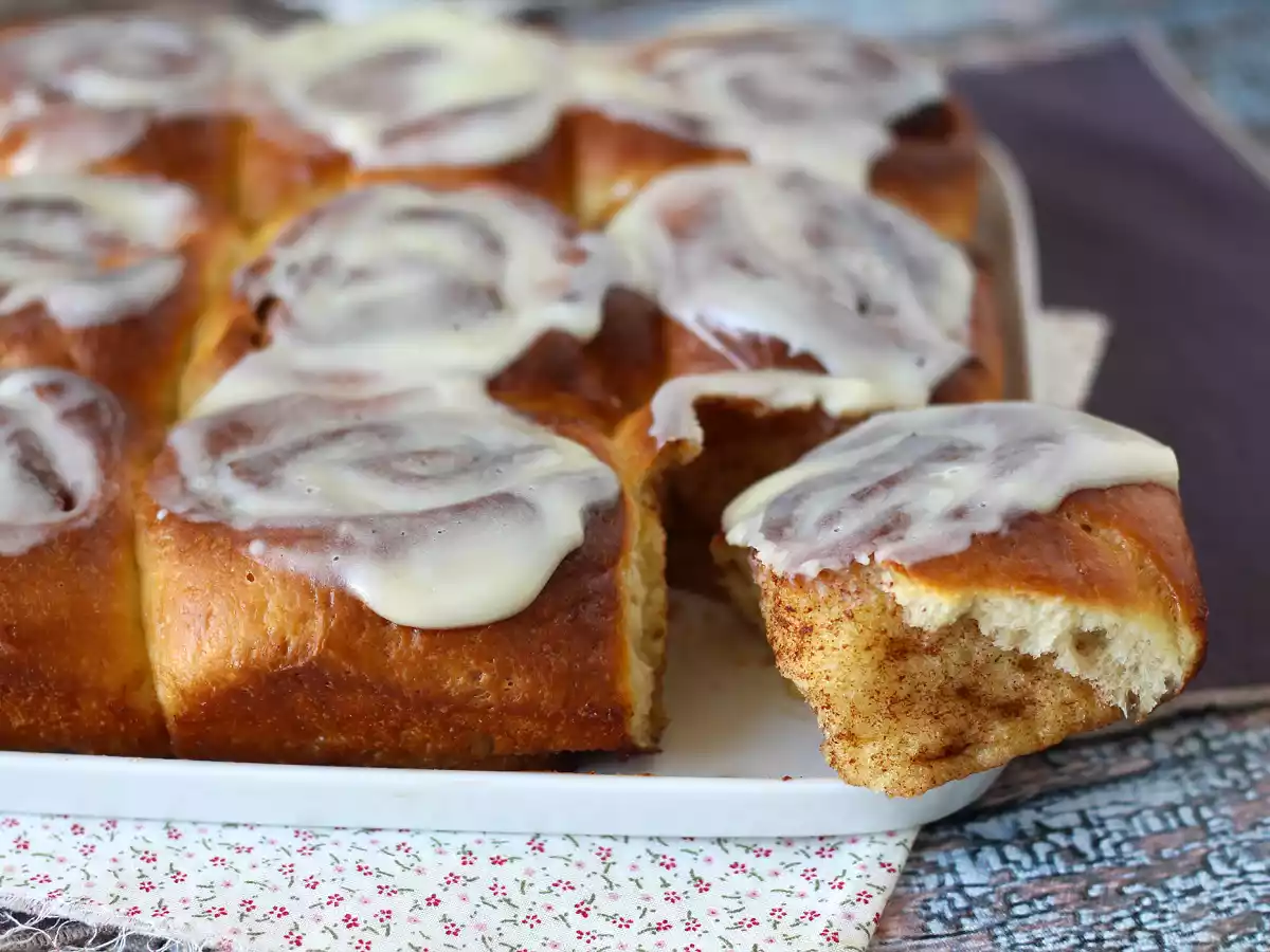 Kanelsnegle, kanelbrioche med vaniljeglasur - foto 8