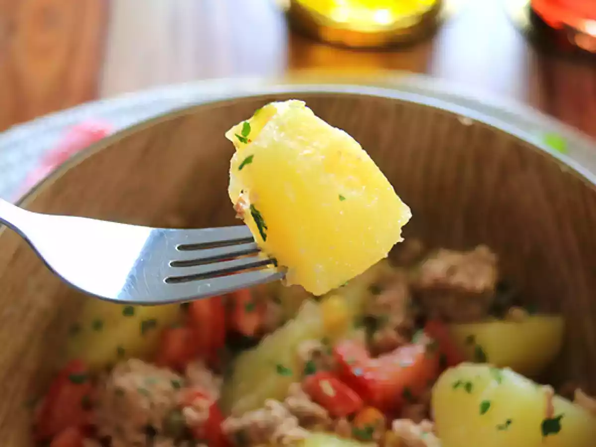 Kartoffel-, tun- og tomatsalat - foto 4