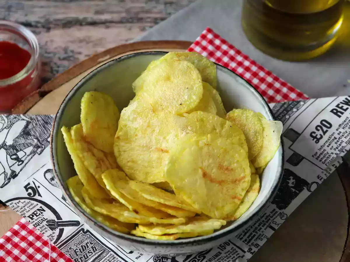 Kartoffelchips lavet i mikrobølgeovnen