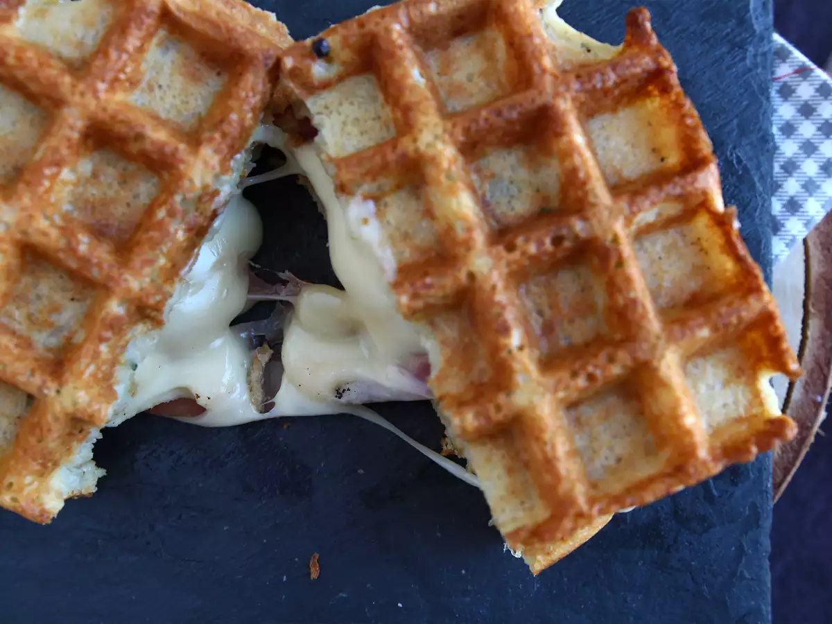 Kartoffelvaffelsandwich med raclette – den ultimative hyggemad - foto 6