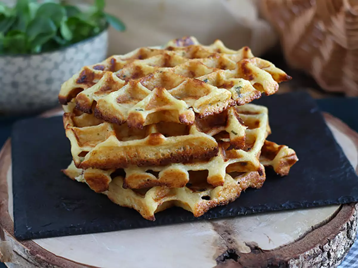 Kartoffelvafler – vaffelsandwich med røget laks og flødeost - foto 6