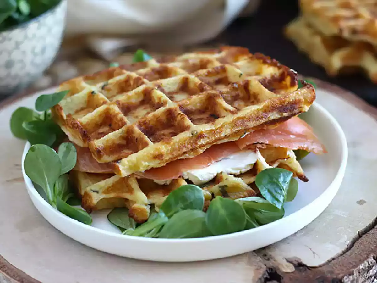 Kartoffelvafler - Vaffelsandwich med røget laks og fromage frais