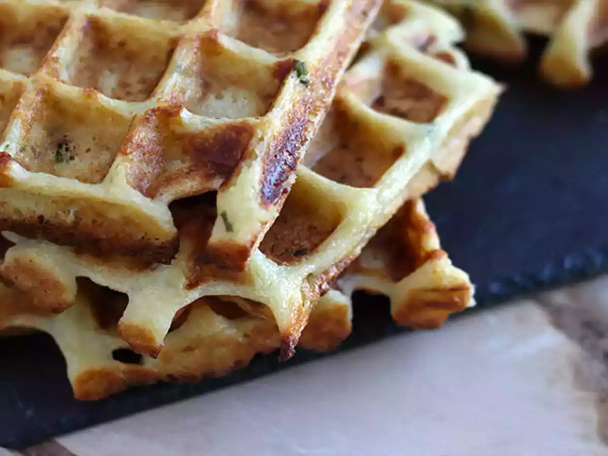 Kartoffelvafler - Vaffelsandwich med røget laks og fromage frais - foto 4
