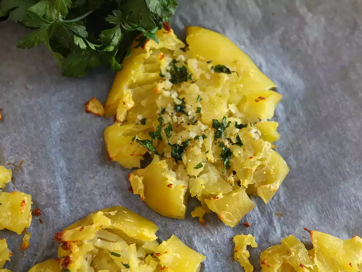Knuste kartofler med persille og hvidløg – det perfekte tilbehør! - foto 2