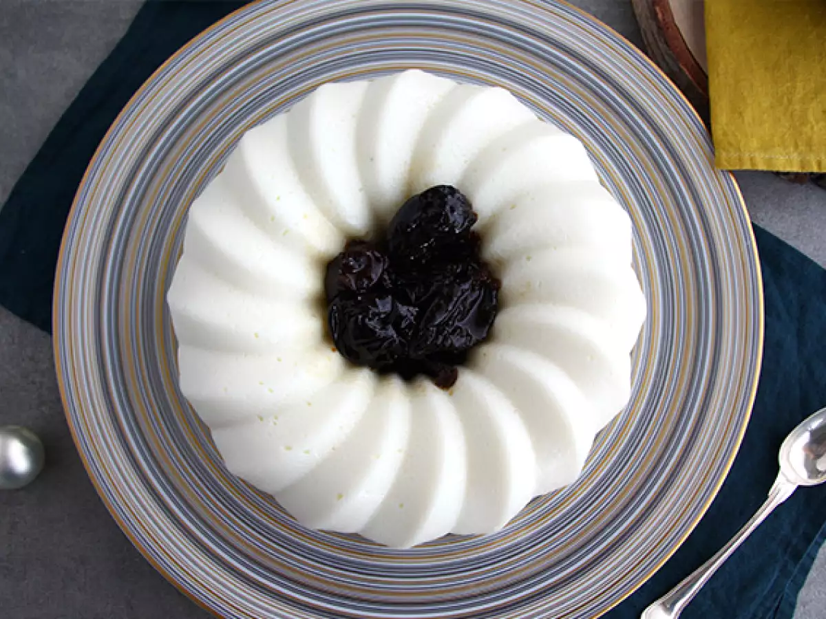 Kokosblancmange med sveskecoulis - foto 4