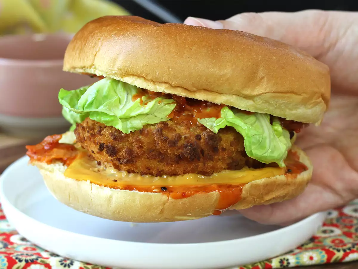 Koreansk kyllingeburger med sprød panering: sprød, krydret og virkelig lækker - foto 6
