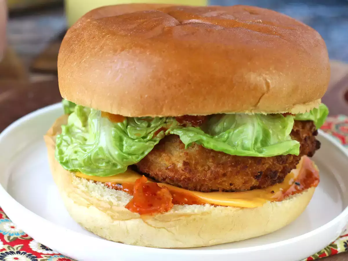 Koreansk kyllingeburger med sprød panering: sprød, krydret og virkelig lækker - foto 7