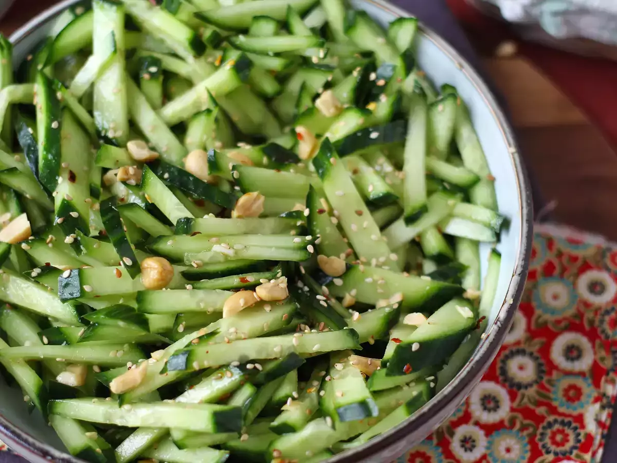 Krydret agurkesalat med peanuts - foto 4