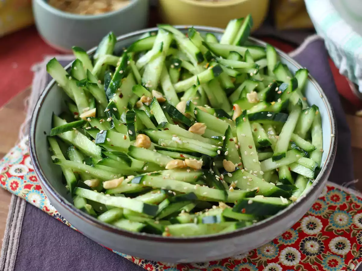 Krydret agurkesalat med peanuts - foto 5