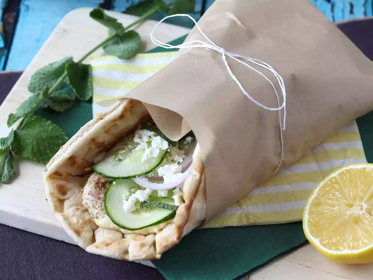 Kyllingegyros, den græske sandwich, du vil elske!