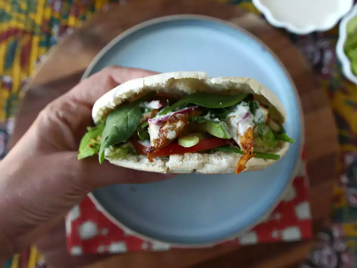 Kyllingeshawarma i luftfritøren, pitabrød og tahinisauce - foto 4