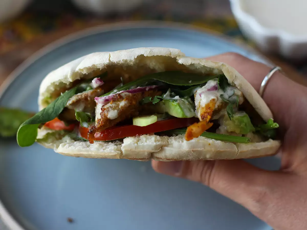 Kyllingeshawarma i luftfritøren, pitabrød og tahinisauce - foto 5